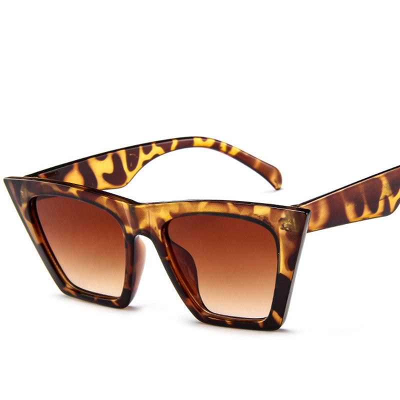 Women's Retro Style Sunglasses