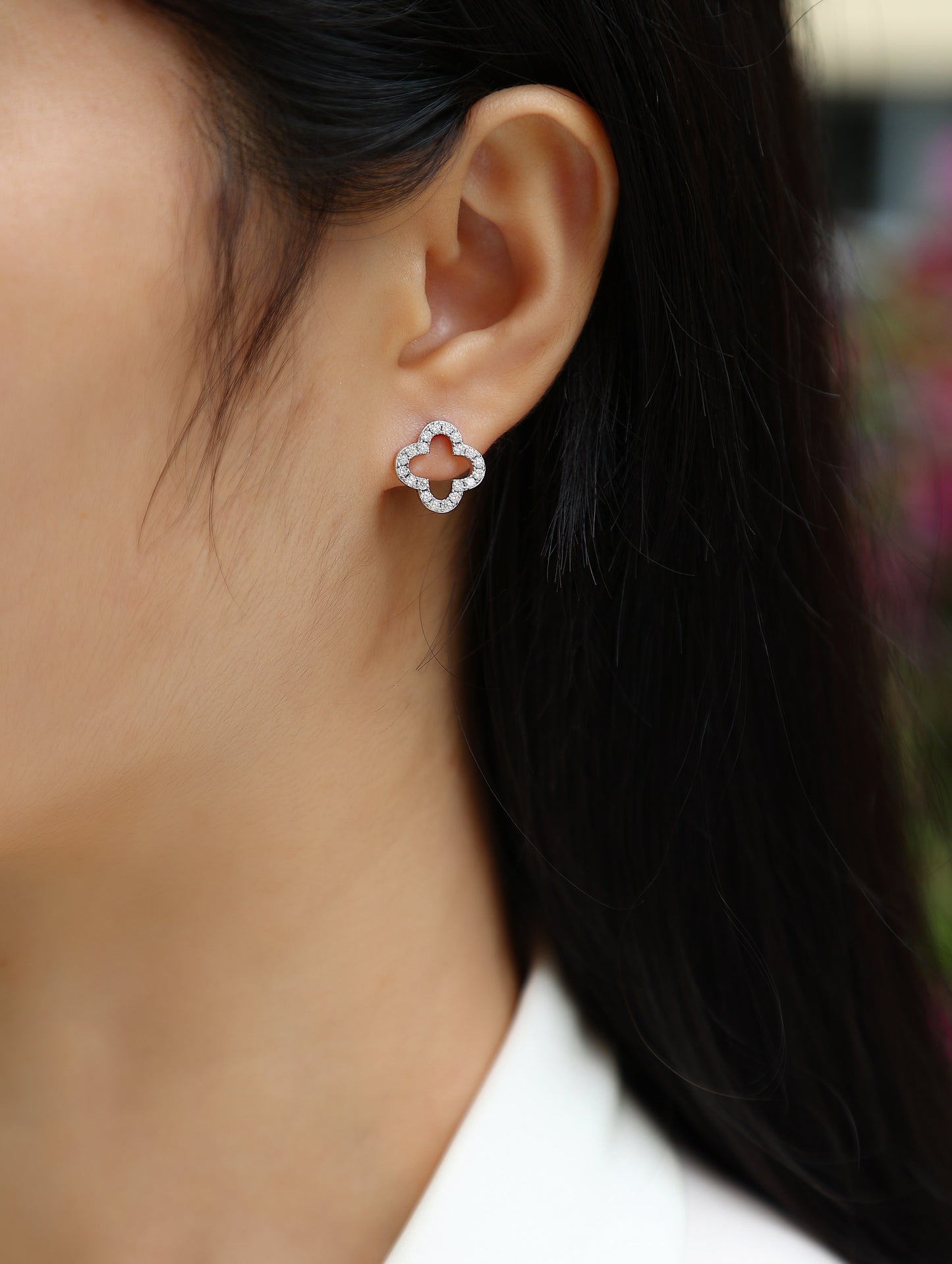 Fashionable And Luxurious Sterling Silver And Platinum-plated Stud Earrings