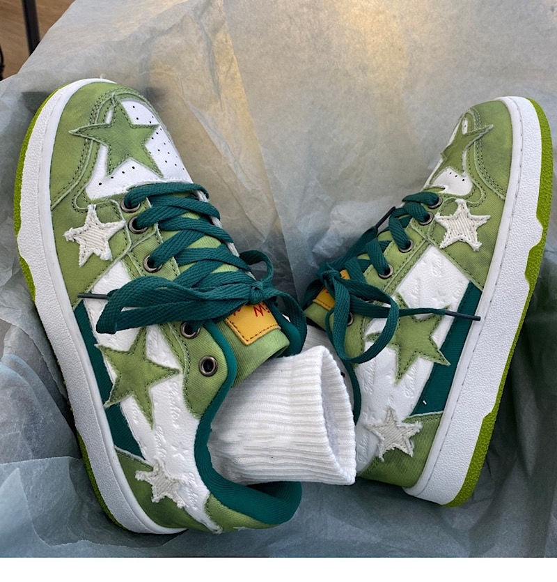 Star Patterned Thick Sole Training Shoes