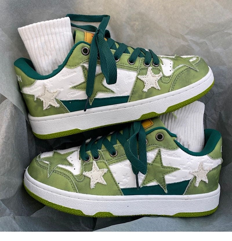 Star Patterned Thick Sole Training Shoes