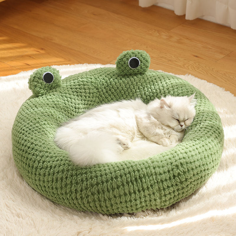 Frog Warm Plush Pet Bed